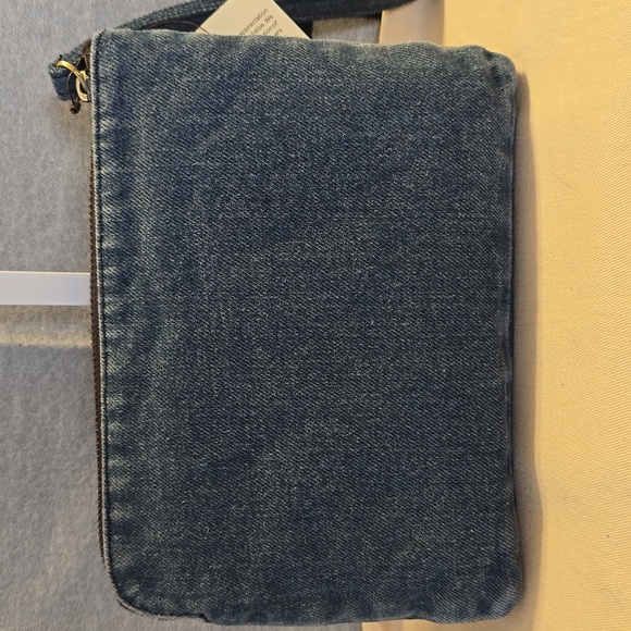 Patricia Nash Blue Floral DENIM Clutch NWT - Picture 2 of 4